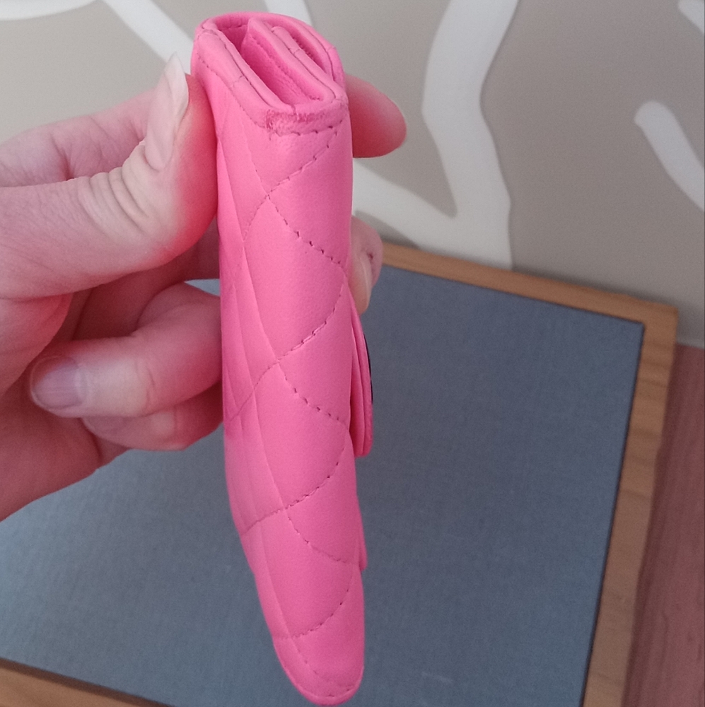 💝 CHANEL Pink Quilted Lambskin Flap Card Holder EUC - Picture 11 of 14